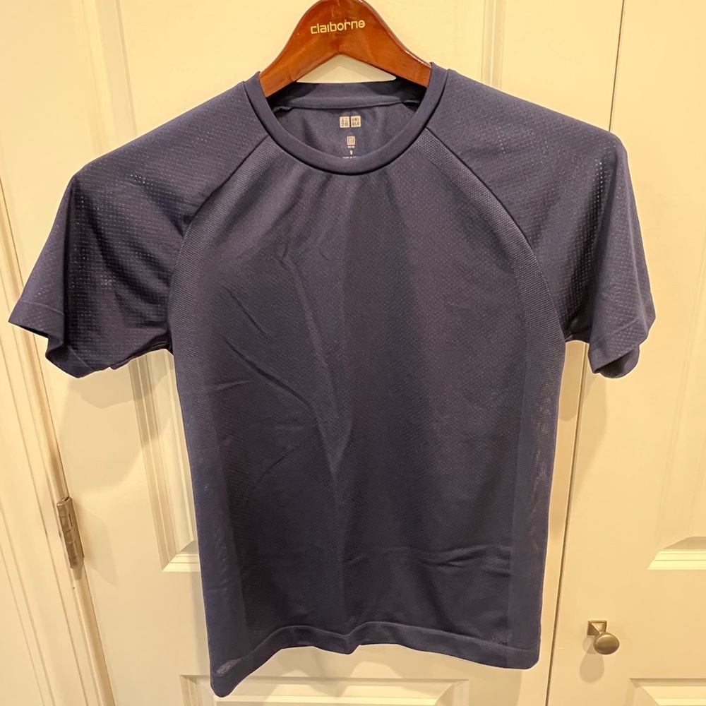 Uniqlo Men’s Running Shirt, size small